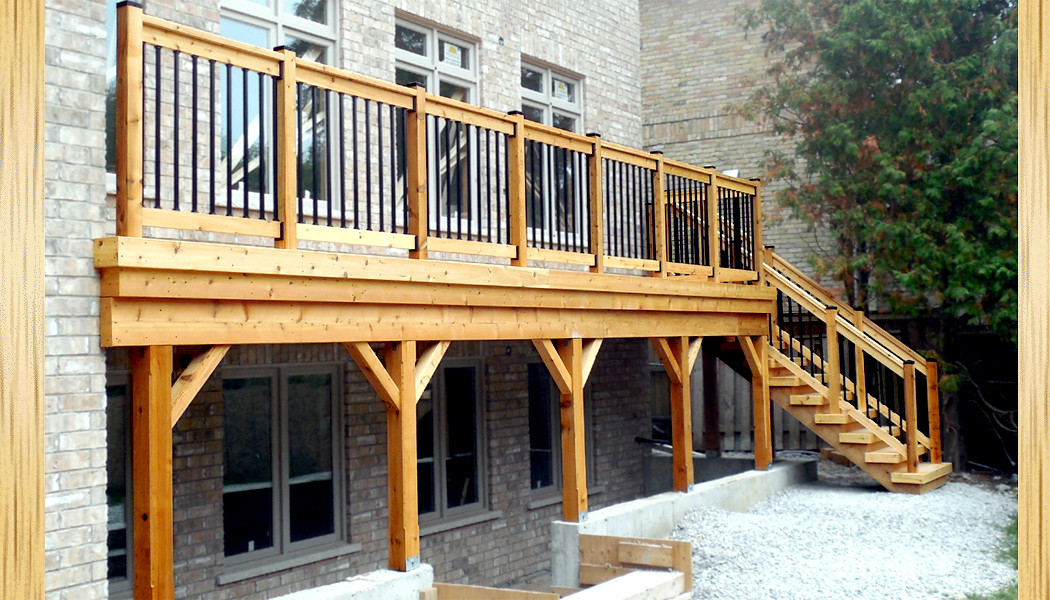 Cedar Deck with Basement Access