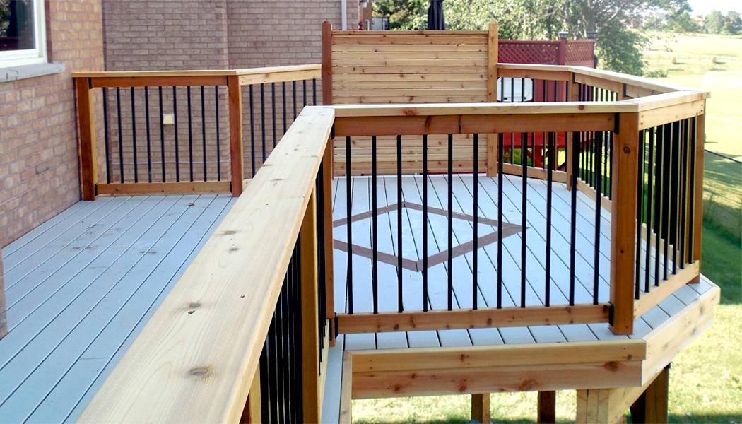 ®  Gossen Vinyl Decking